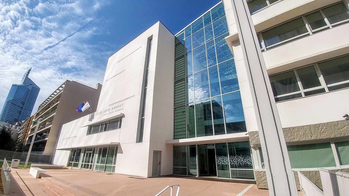 "Lucie Aubrac Courbevoie International Section"